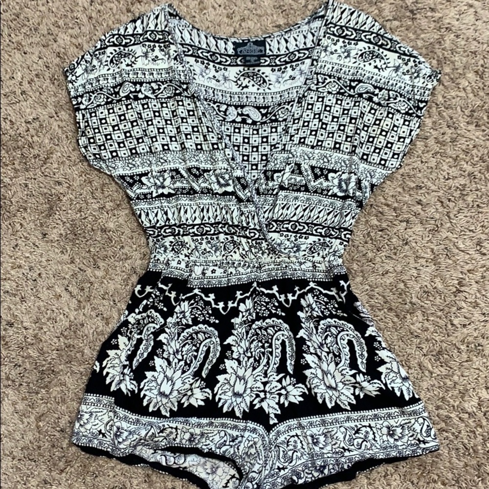 Black & White Print Short Sleeve Romper